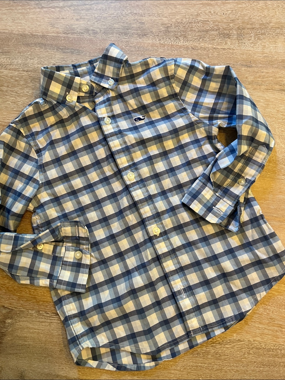 Vineyard vines 2T performance button down EUC